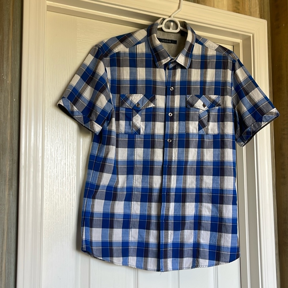 Men’s shirt size medium excellent condition